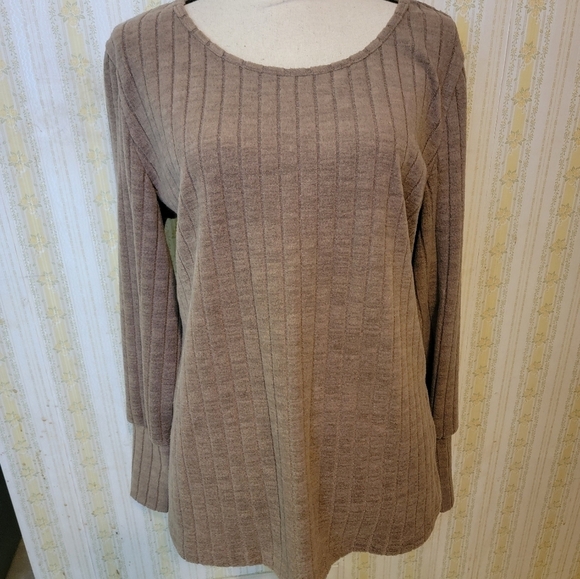 Tops - NWOT Boutique Top Sz XL